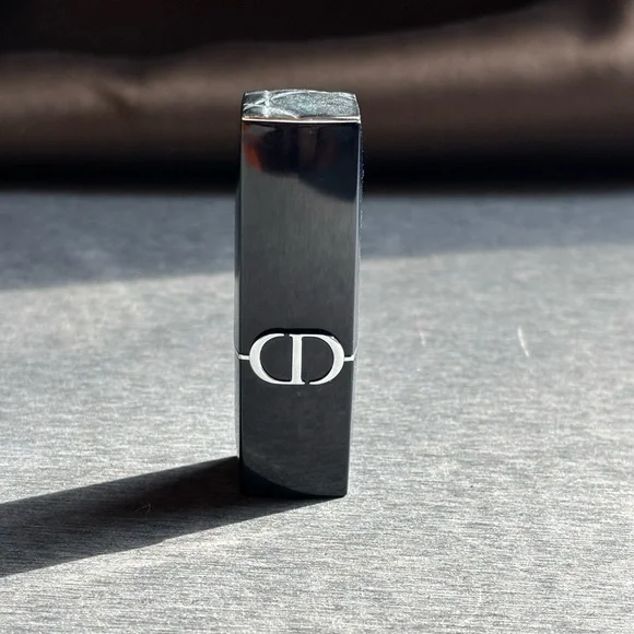 Christian Dior Rouge Dior couture lipstick in shade 720 Icone satin - Picture 2 of 3